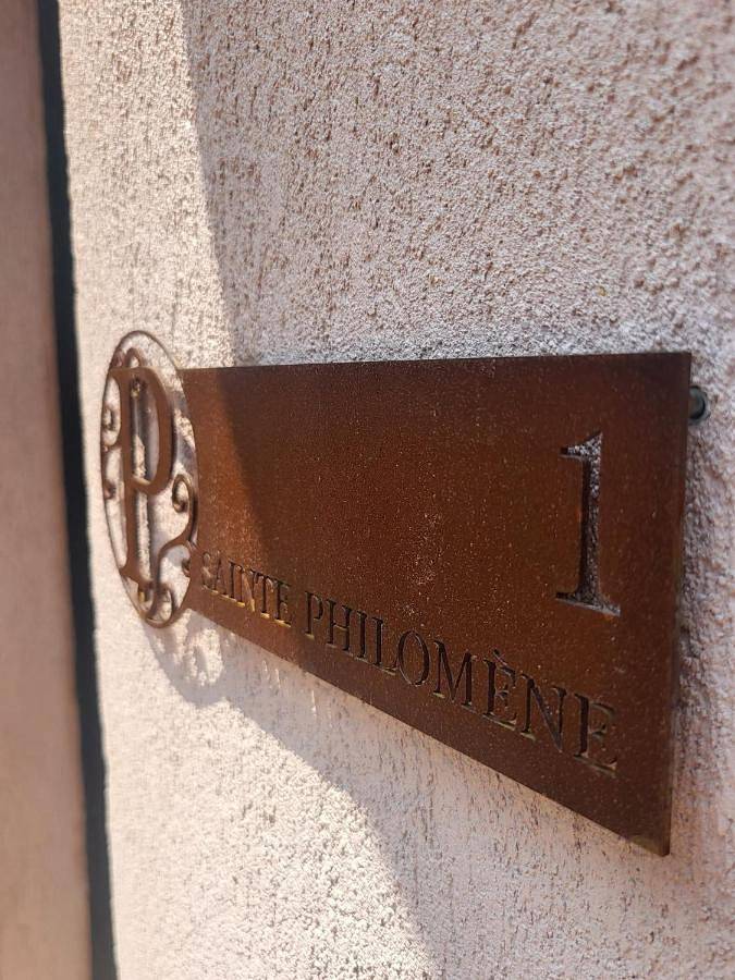 Villa pour 6 personnes, avec piscine ainsi que vue et terrasse, animaux acceptés