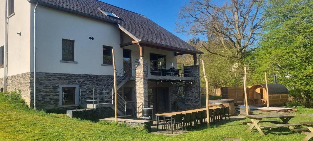 Maison de vacances pour 16 personnes, avec jacuzzi ainsi que sauna et jardin à Houffalize
