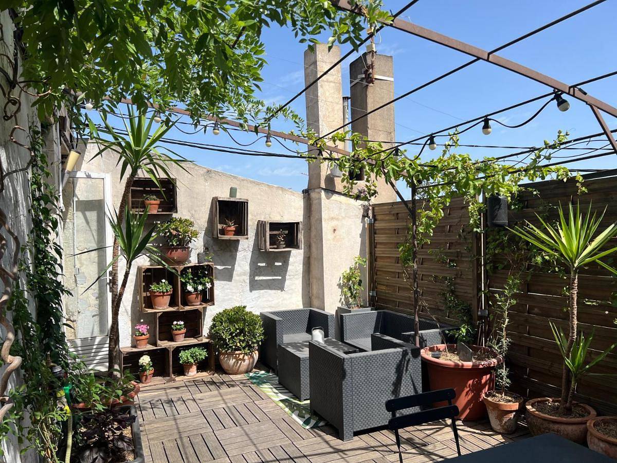 Twin Room with Terrace in Nîmes, Région de Nîmes