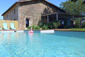 Cottage pour 6 personnes, avec terrasse ainsi que piscine et jardin à Exoudun