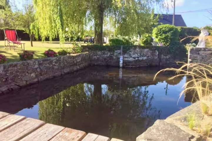 Moulin à eau entre campagne et les îles Chausey. Pause Normande garantie ! in Bréhal, Région de Coutances