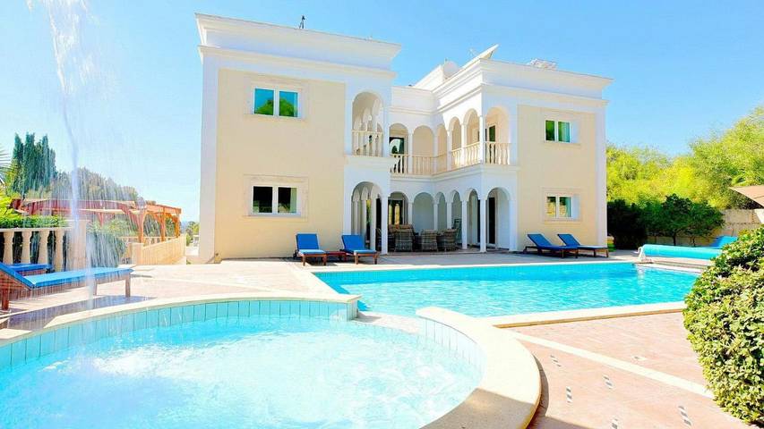 Location de vacances pour 14 personnes, avec piscine et jardin à Coral Bay