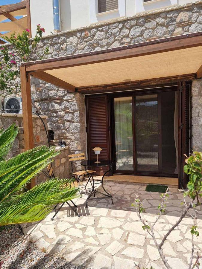 Gîte pour 4 personnes, avec piscine et jardin à Galaxidi