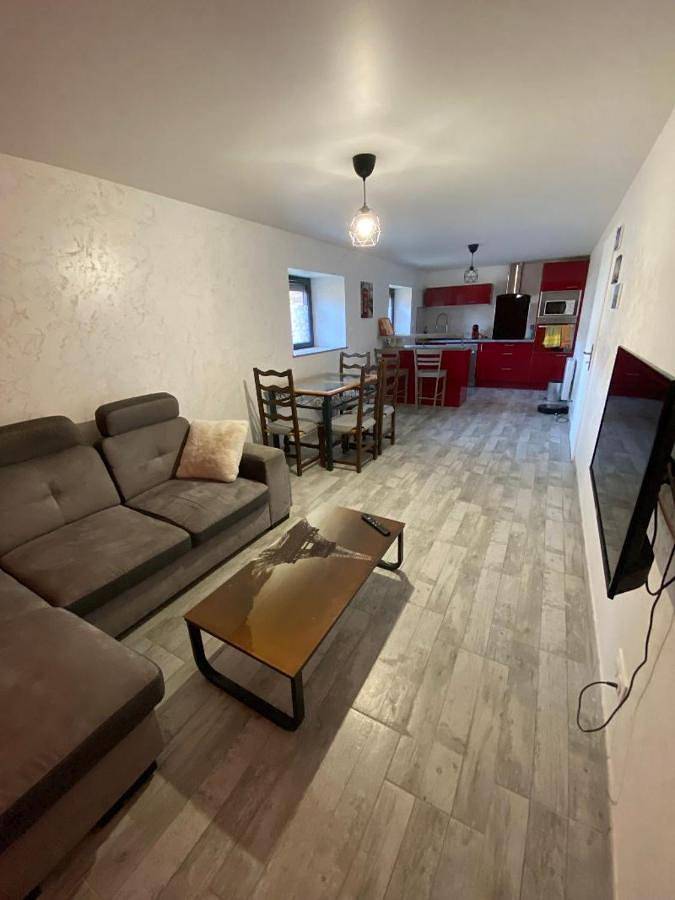 Gîte pour 4 personnes, avec Jacuzzi ainsi que Terrasse et Jardin à Labastide-du-Temple