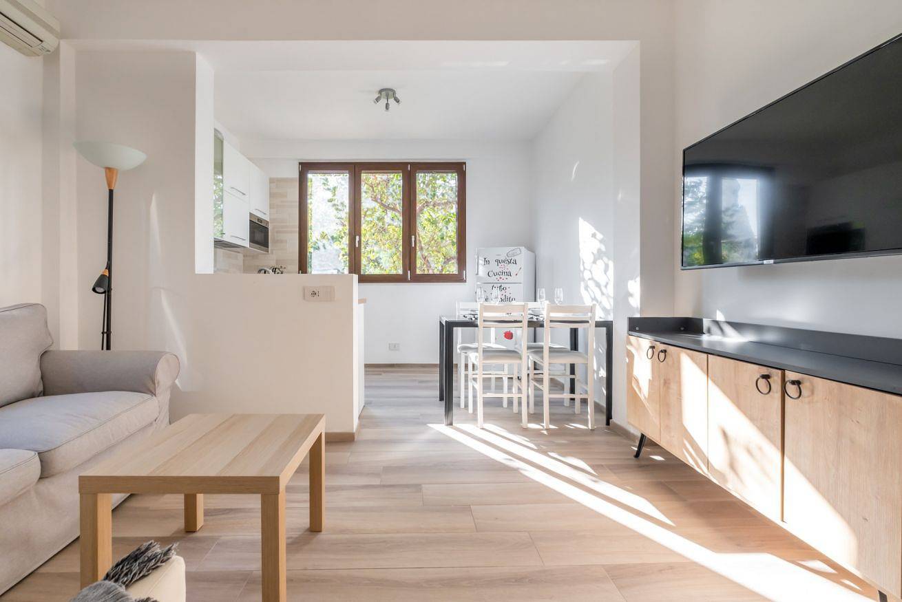 Apartamento entero, Scuole Cemm San Vito Apartment with parking in Praia A Mare (Taranto), Taranto