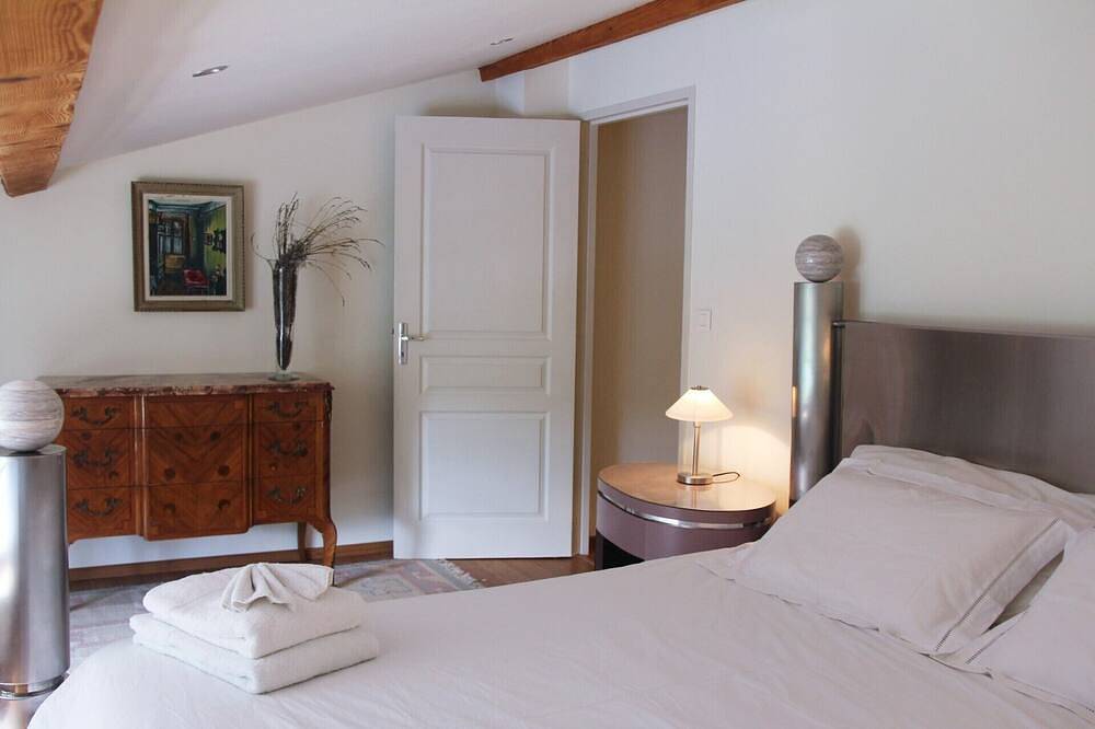 High end self-catering cottages in nature, with pick-your-own produce. in Pamiers, Ariège
