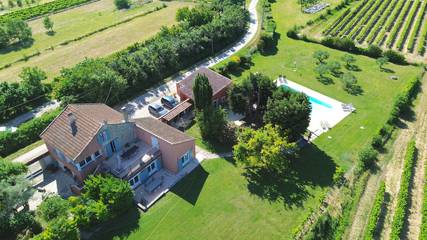 Gîte pour 6 personnes, avec jardin et terrasse à Villedieu