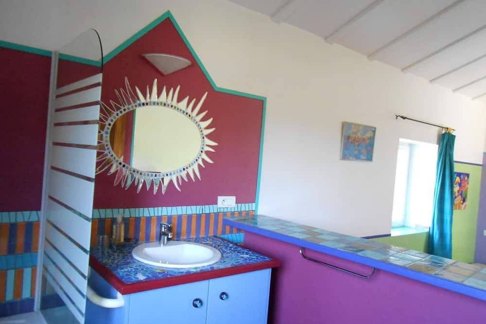 Maison en pierre - vacances Drôme provençale -piscine in La Laupie, Région de nyons