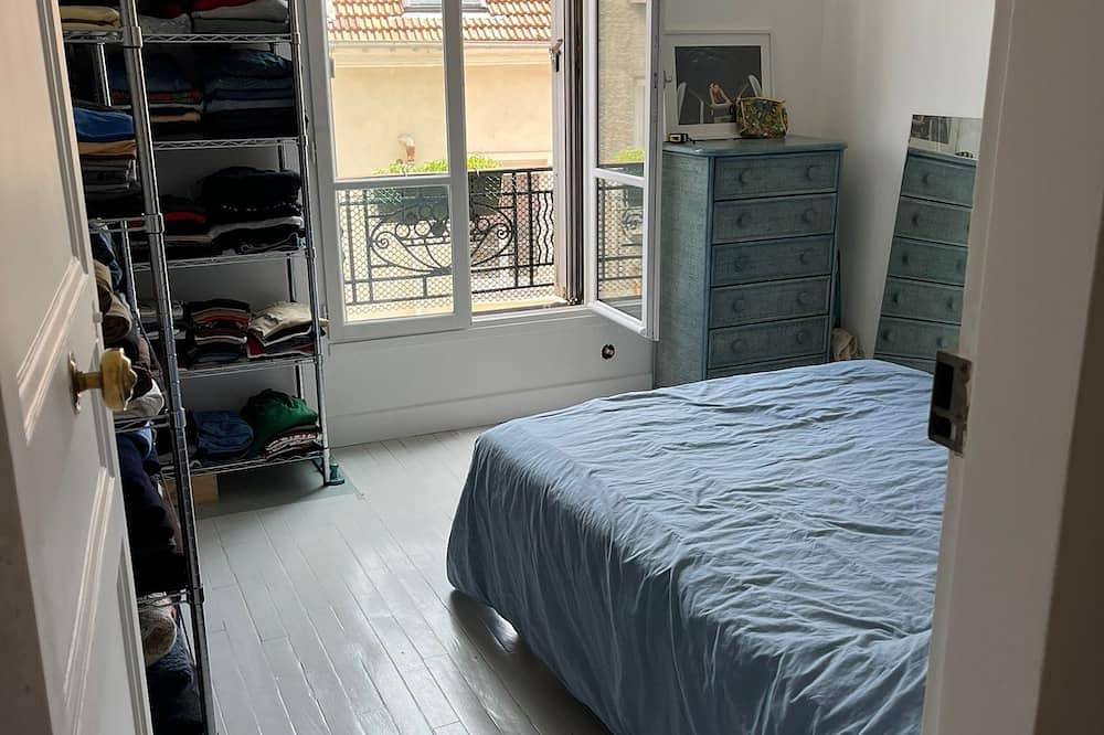 Entire apartment, Victoire & Charlotte's apartment - a village in Paris in Le Pré-Saint-Gervais, Seine-Saint-Denis