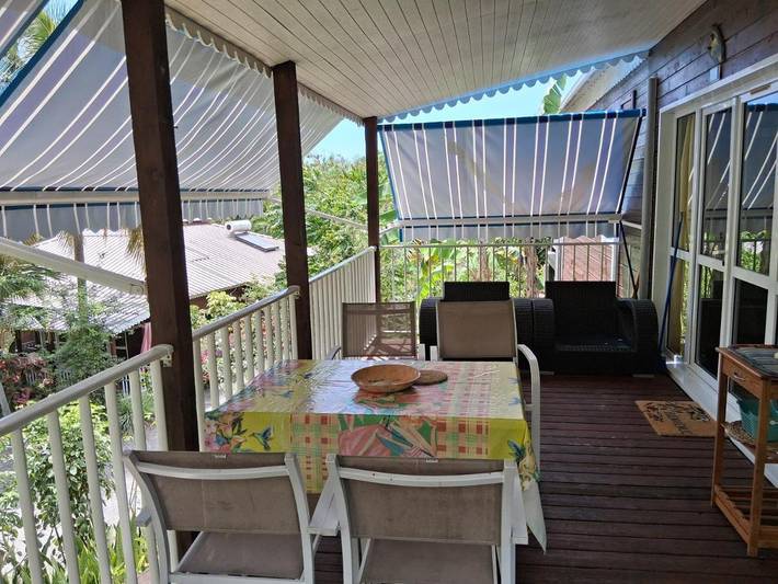 Location de vacances pour 5 personnes, avec jardin ainsi que vue et terrasse dans Plage de Petite Anse - 3