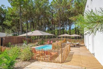 Cottage pour 9 personnes, avec piscine dans Plage de la Palmyre