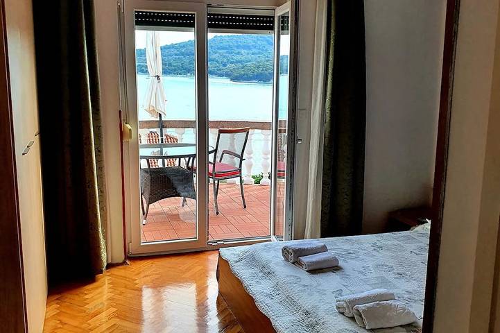 Ganze Wohnung, Modern Apartman - 4 To 6 Persons With A Stunning Sea View in Tisno, Dalmatinisches Festland