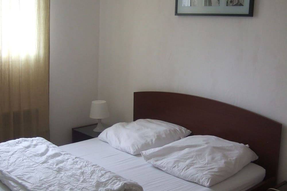 Beautiful independent cottage with garden in Contes, Nice region