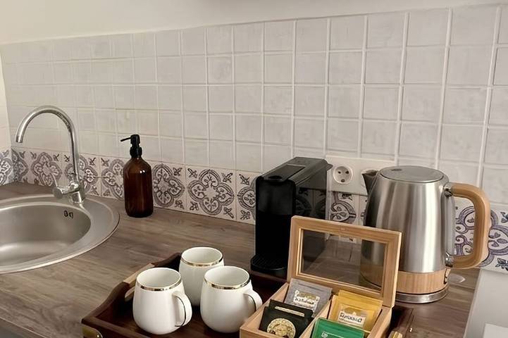 Entire apartment, Cozy studio in the historic district near the train station in Redon, Redon region