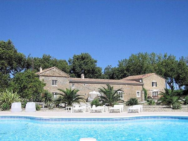 Gîte pour 5 personnes, avec jardin et piscine