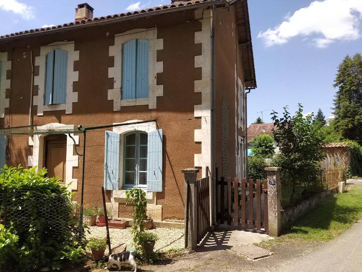 Gîte pour 2 personnes, avec jardin ainsi que terrasse et vue à Issac - 3