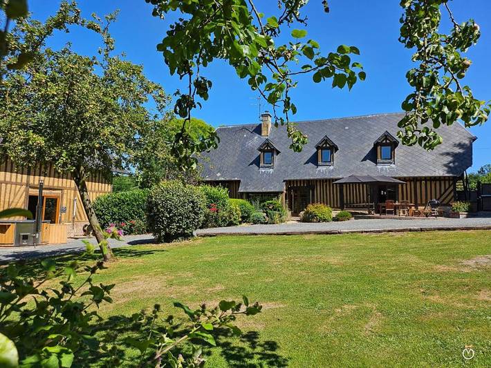 Location de vacances pour 15 personnes, avec jardin ainsi que jacuzzi et terrasse à Saint-André-d'Hébertot - 4