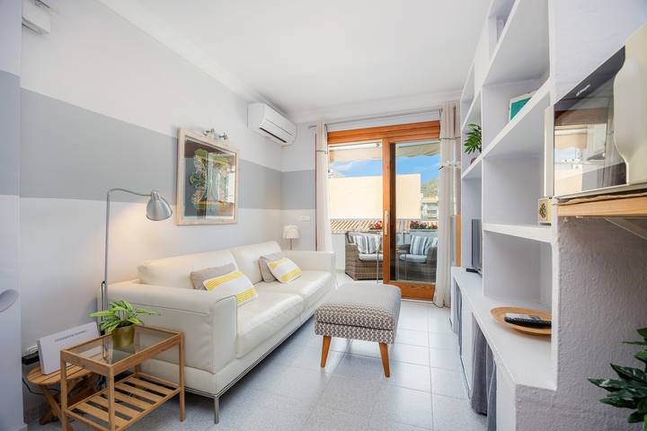Apartamento inteiro, Apartamento 'Formentor Gloria' com vista para a montanha, Wi-Fi & Terraço in Port de Pollença, Pollença