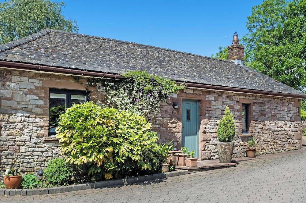 3 bedroom accommodation in Pooley Bridge, nr. Ullswater in Pooley Bridge, Lake District