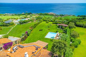 Chalet für 10 Personen, mit Garten und Balkon auf Sardinien