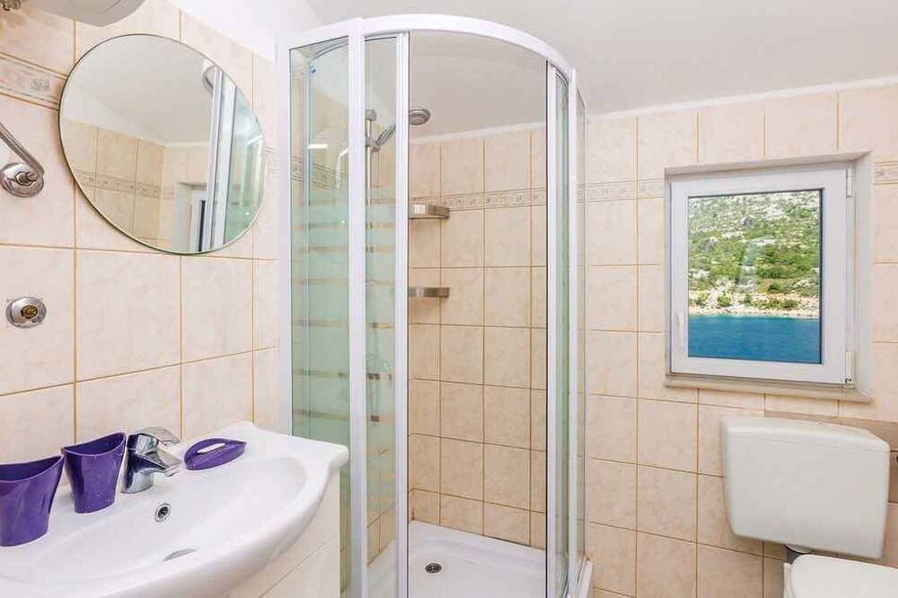 Ganze Wohnung, Ferienwohnung direkt am Meer in Karlobag, Kvarner Festland