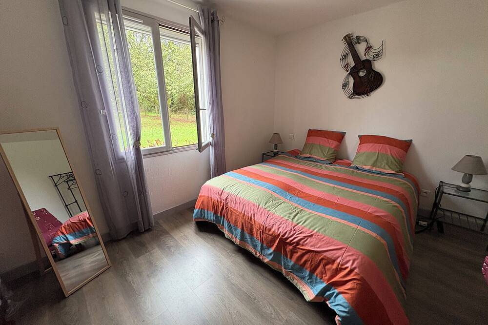Très agréable et fonctionnelle maison plain pied 80m² dans écrin de verdure. in Eugénie-les-Bains, Landes