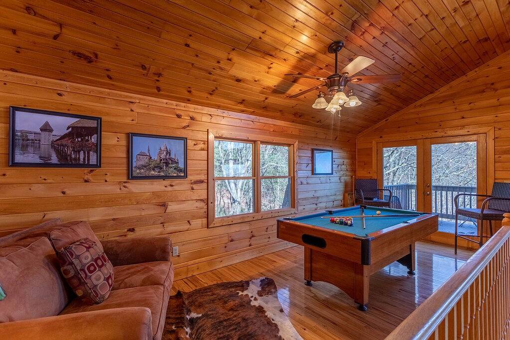 Stress Re-Leaf - Blowing Rock Cabin with great view, hot tub, pool table in Blue Ridge Parkway, Caldwell County
