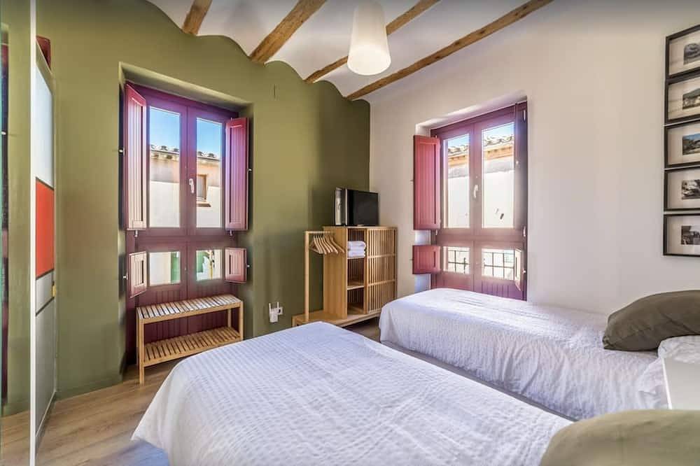 Preciosa casa restaurada en el corazón de Prades in Prades, Baix Camp