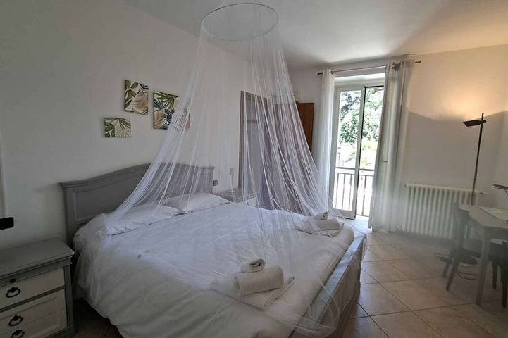 Ganze Wohnung, Ferienwohnung mit Balkon in Arona (Lago Maggiore), Arona Gemeinde