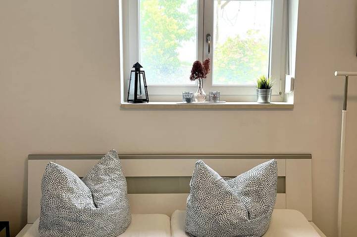 Ganze Wohnung, Schönes Apartment ca.25qm mit kleiner Terrasse. 5 Gehminuten bis zur S-Bahn in Röhrmoos, Landkreis Dachau
