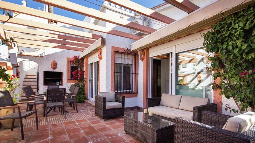 Holiday home for 9 people, with terrace and garden in La Cala de Mijas Centre