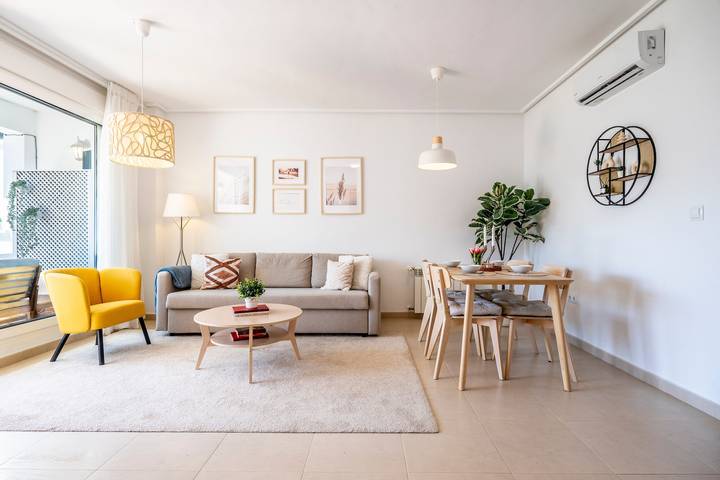 Entire apartment, Apartment 'Casa Albatros - Poolside Retreat' with Shared Pool, Private Terrace and Shared Garden in Torre Pacheco, Costa Cálida