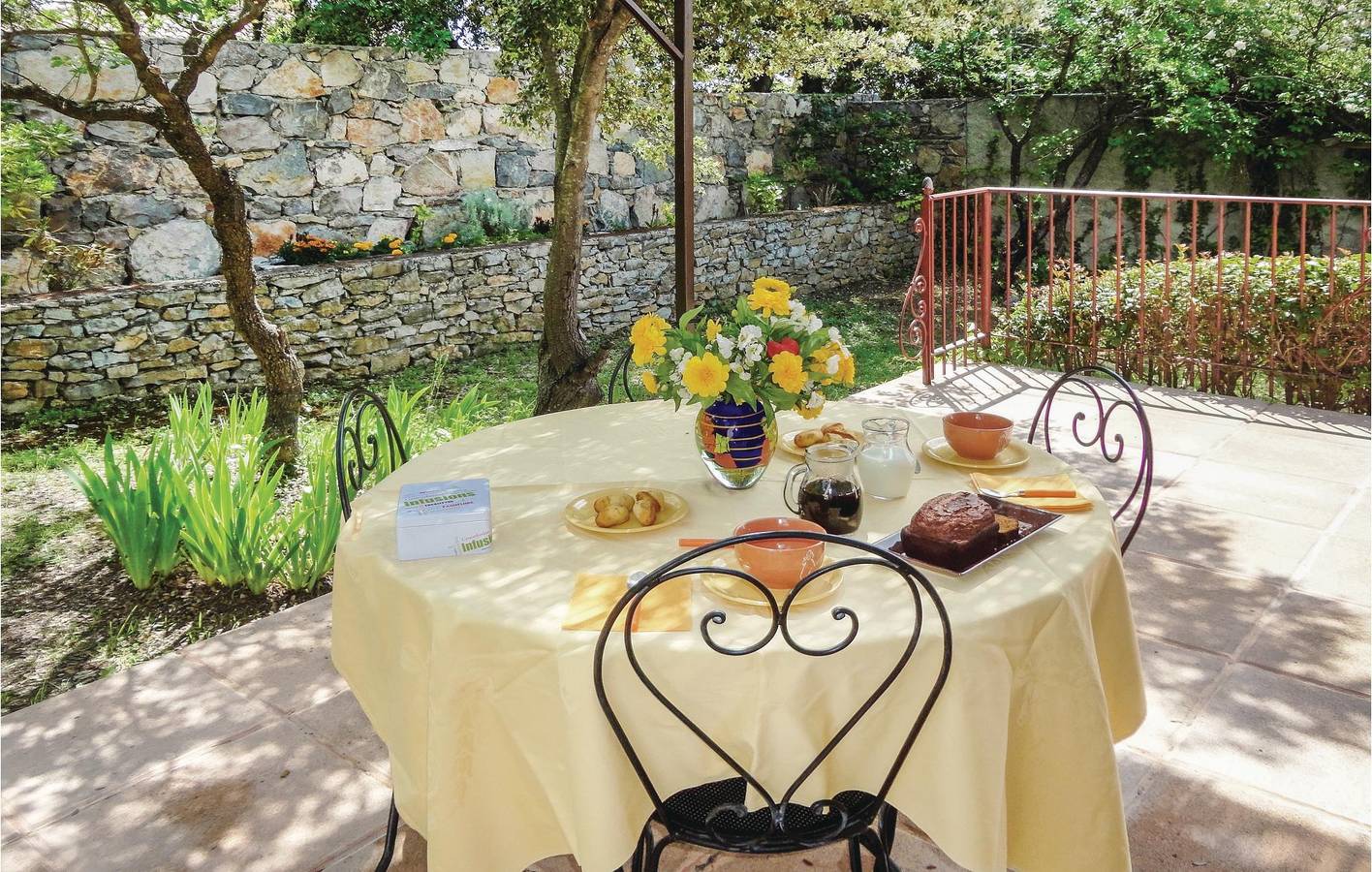 Cazevieille Appartement met tuin en faciliteiten in Cazevieille, Montpellier en omgeving