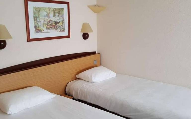 Hôtel pour 2 personnes, avec jardin, animaux acceptés à La Ferté-Bernard - 3