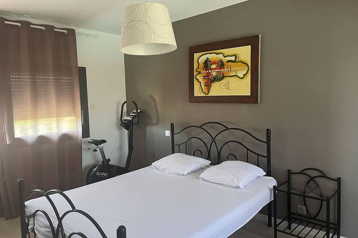 Location de vacances pour 10 personnes, avec terrasse ainsi que jardin et jacuzzi à Longages - 3