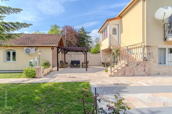 Casa de vacaciones para 6 personas, con terraza y jardín - 1
