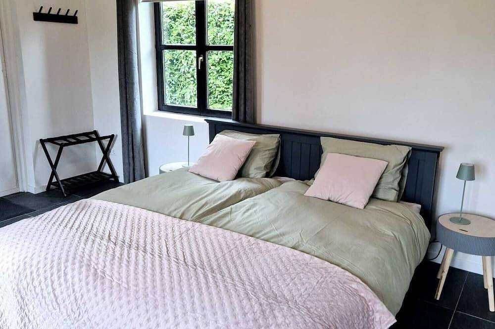Cozy, fine guest house with 2 private bathrooms. Luxury kitchen available. in Doetinchem, Achterhoek