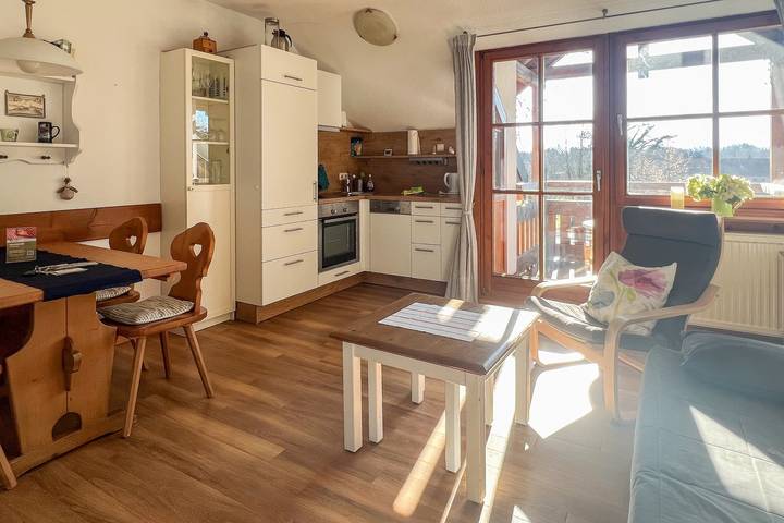 Ferienwohnung für 4 Personen, mit Balkon und Garten in Chieming