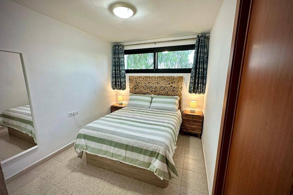 Entire apartment, Ultra Chic Apartment with Pool, Wifi and all mod-cons. in Costa de Antigua, Antigua