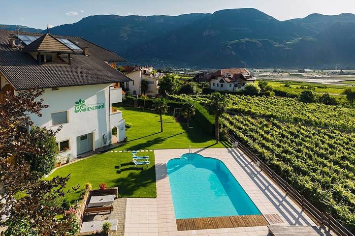 Ferienwohnung für 2 Personen, mit Garten und Pool sowie Balkon, mit Haustier - 1