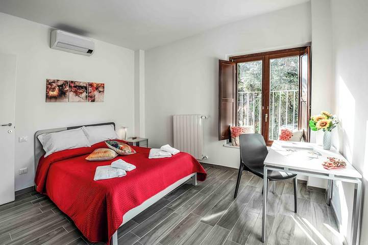 Appartamento intero, *4 camere matrimoniali *cucina attrezzata, *2 sale smart Tv * Aria condizionata in L'Aquila, Gran Sasso