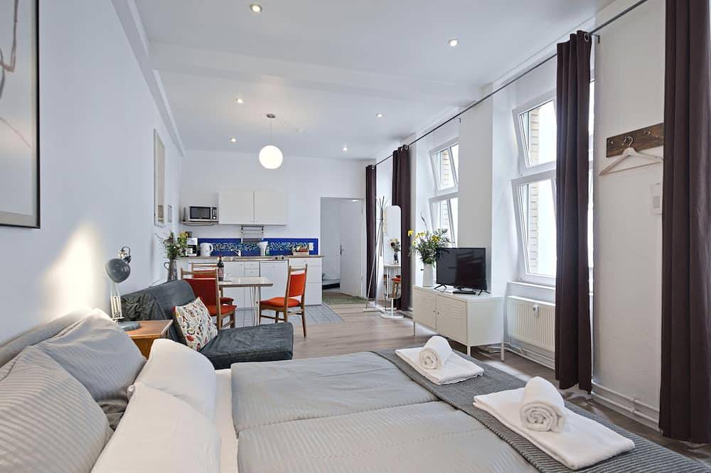 Apartamento entero, 'Mini-Loft' en Kreuzberg cochera con cocina americana y baño nuevo in Berlin Kreuzberg, Berlín