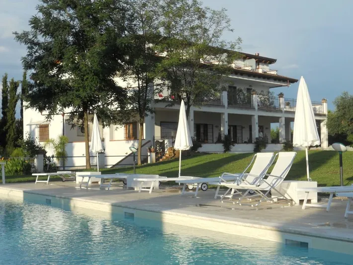 Chambre d’hôte pour 2 personnes, avec jacuzzi ainsi que jardin et piscine, adapté aux familles - 1