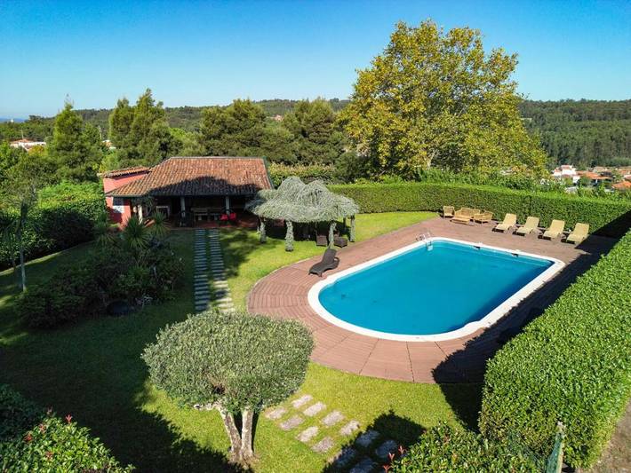 Location de vacances pour 11 personnes, avec balcon et jardin ainsi que piscine et vue sur le lac dans Santo Tirso