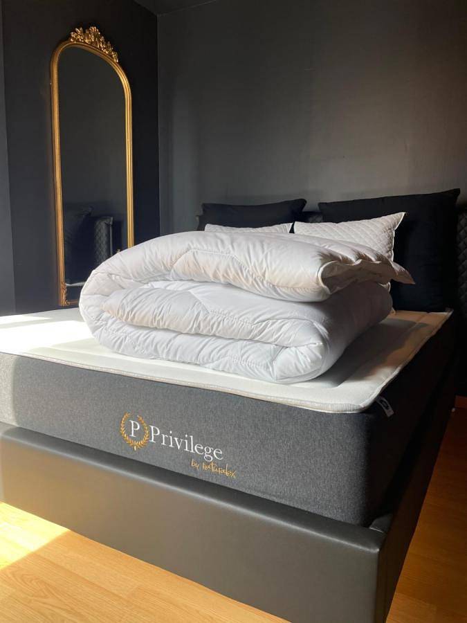 Maison Spacieuse Jacuzzi Wifi Netflix in Quiévrechain, Région de Valenciennes