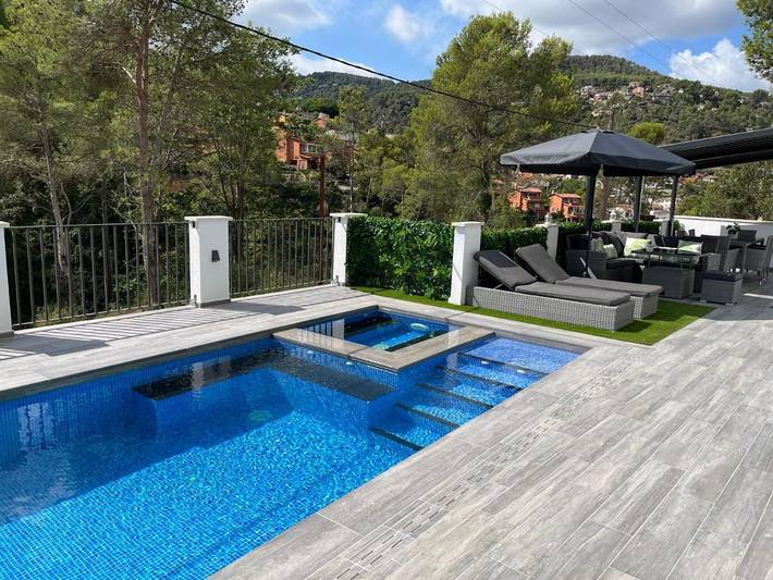 Chalet para 6 personas, con jardín además de piscina y vistas en Provincia de Barcelona