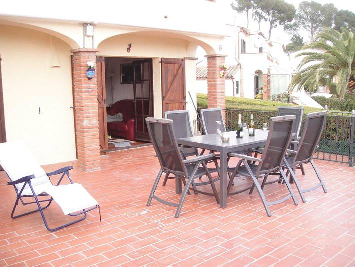 Casa rural para 6 personas, con Balcón y Terraza además de Piscina y Vistas en Baix Empordà - 3