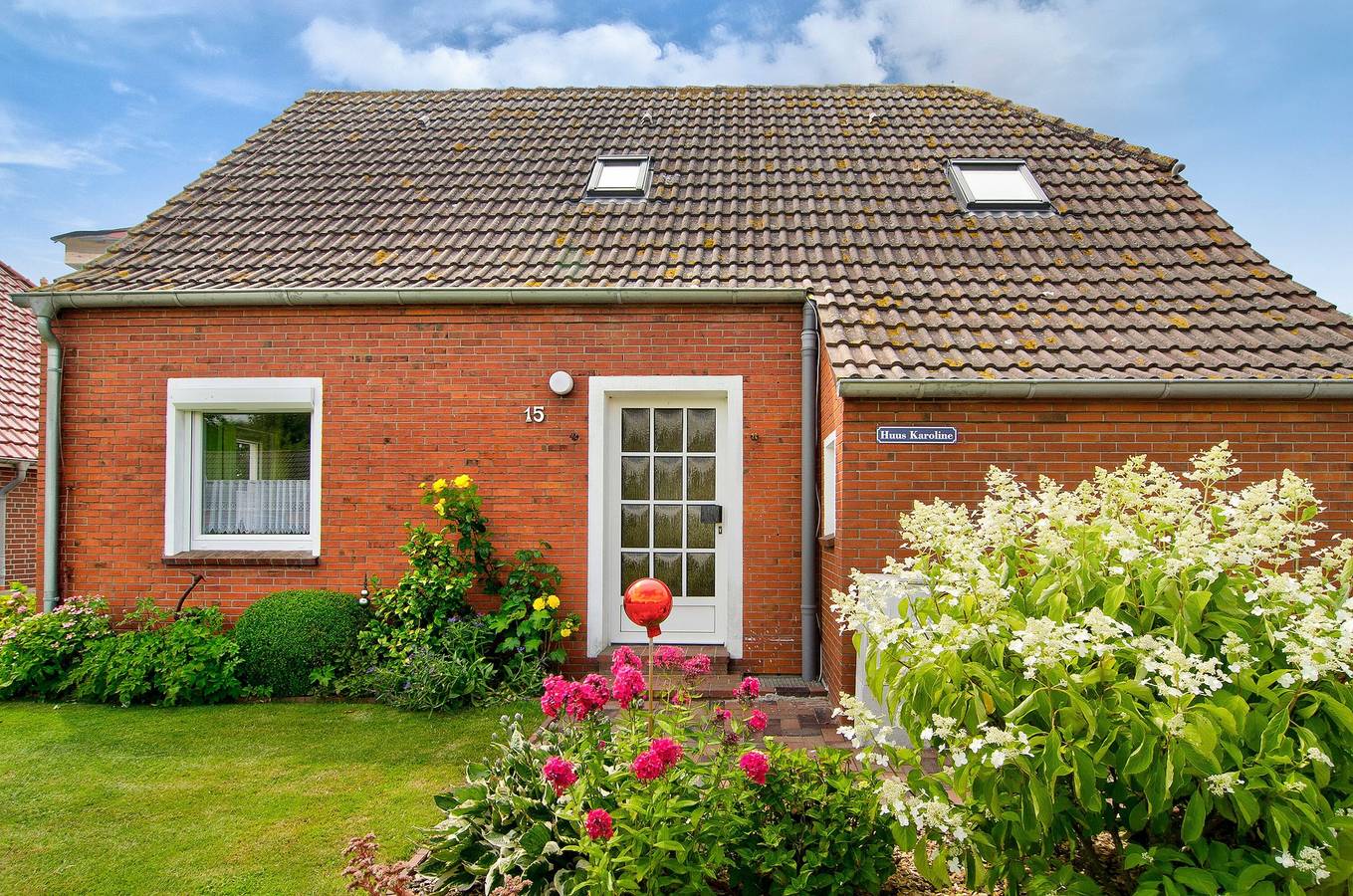 Holiday Home 'Huus Karoline' with Garden & Wi-Fi in Hagermarsch, Nordseeküste