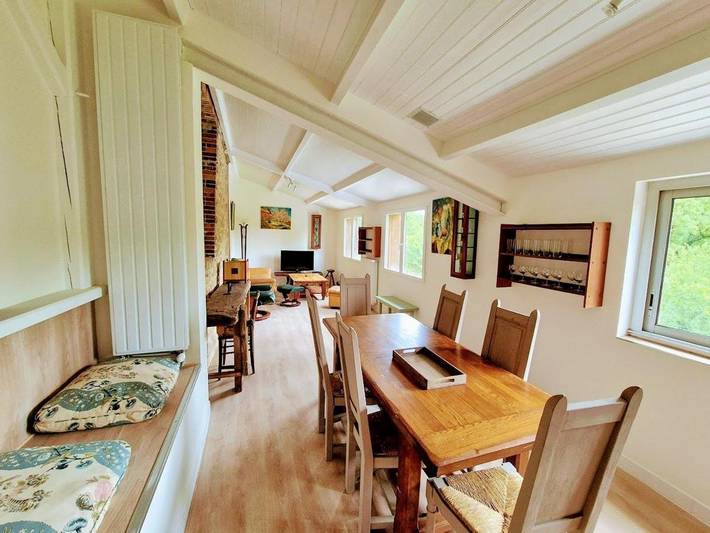 Gîte pour 8 personnes, avec jardin à La Verrie