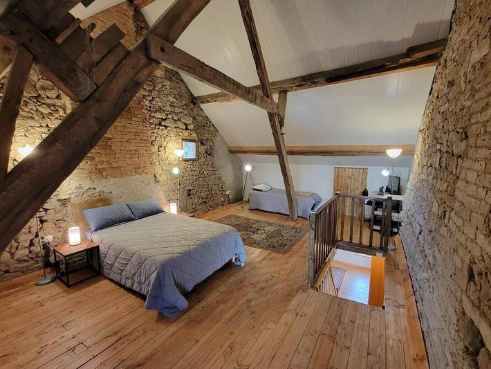Location de vacances pour 5 personnes, avec terrasse à Bord-Saint-Georges